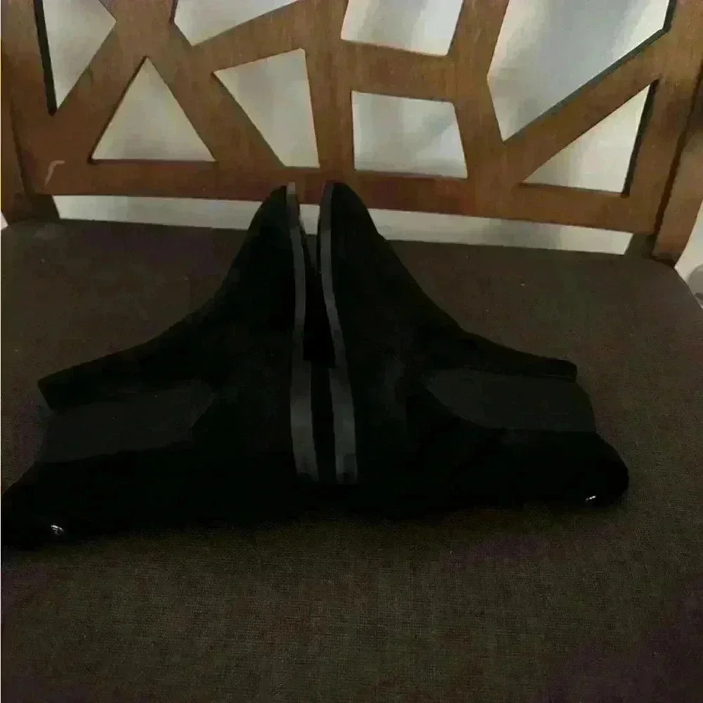 A G L
Leather ankle boot with elastic used like a new - Picture 5 of 11